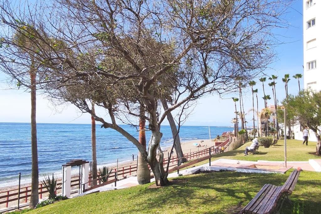 Algaida Beachfront - Seaview Studio Costa Del Sol Apartman Sitio de Calahonda Kültér fotó